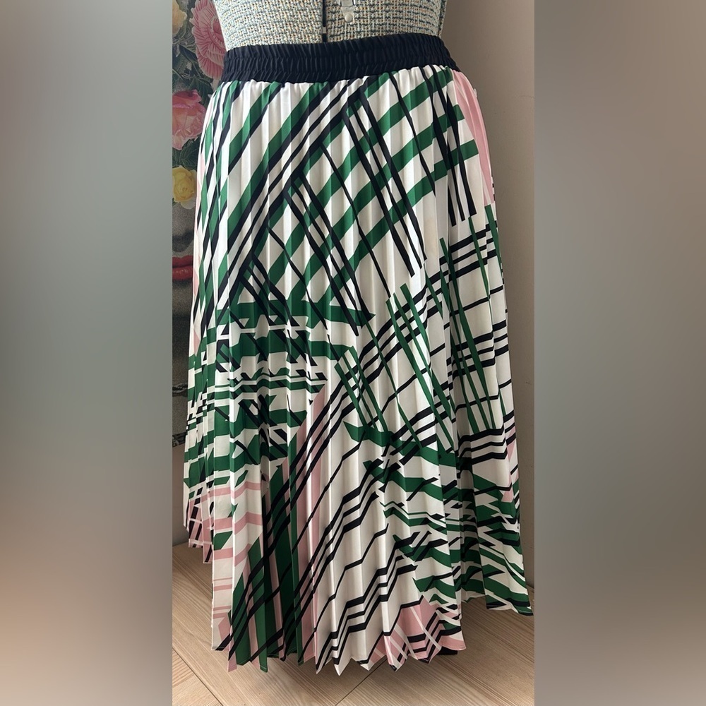 ELOQUII ABSTRACT PRINT PLEATED MIDI SKIRT 22/24 FULLY LINED, ELASTICATED WAIST - Picture 3 of 9